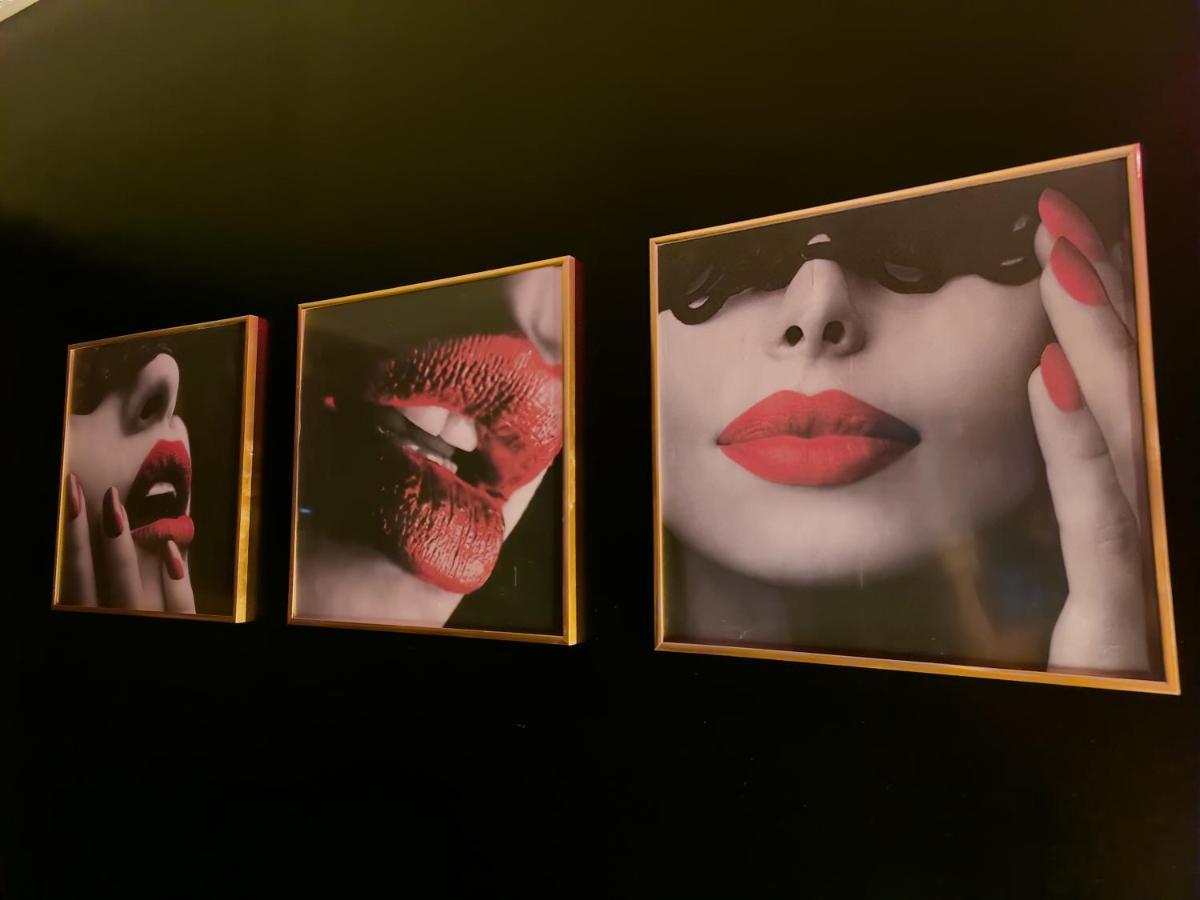 La Loveroom Bdsm De Nice " La Chambre Luxe Des Desirs " Bagian luar foto