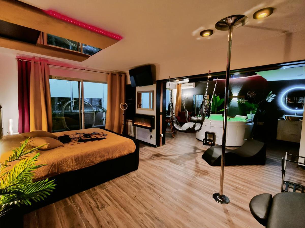 La Loveroom Bdsm De Nice " La Chambre Luxe Des Desirs " Bagian luar foto