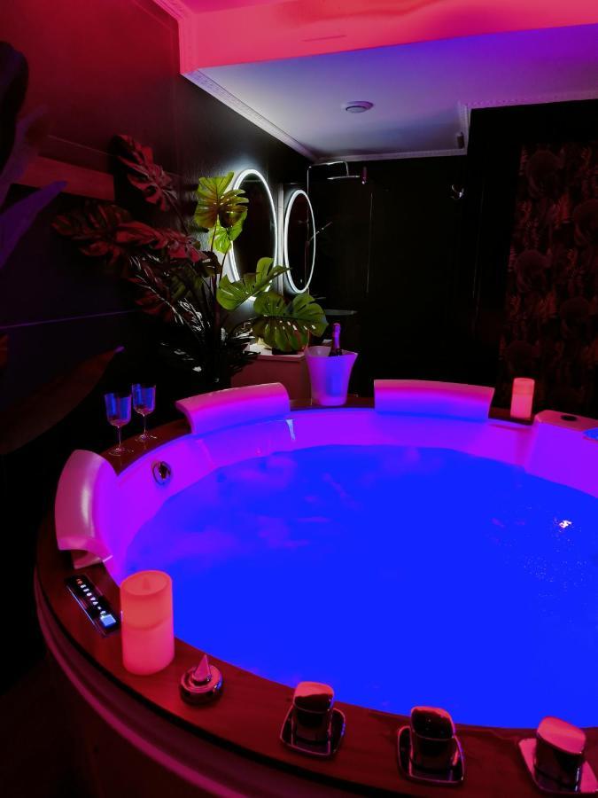La Loveroom Bdsm De Nice " La Chambre Luxe Des Desirs " Bagian luar foto